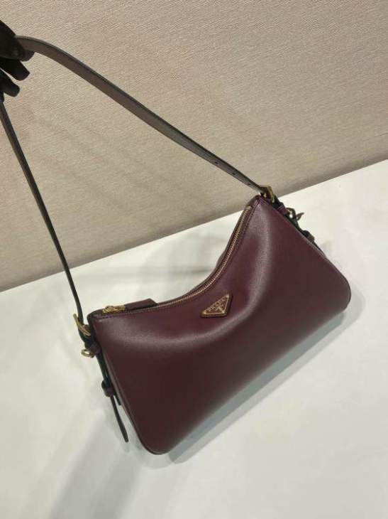 Picture of Prada Handbags _SKUfw207740726fw